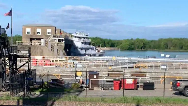 2022-05-21 tow crash alma lock lock B 2022 05 21 tow crash alma lock lock B - Winona Journal