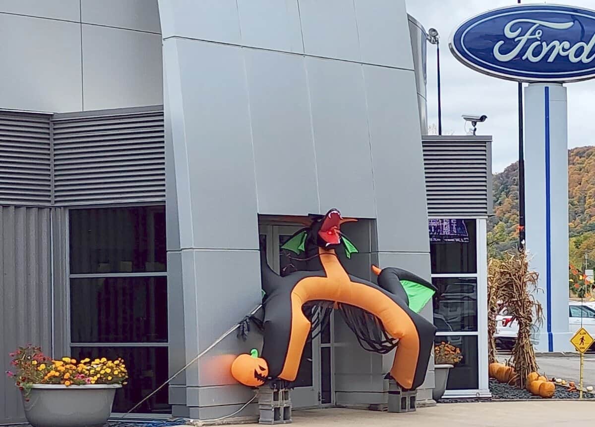 2022 10-16 halloween ford dealr 2022 10 16 halloween ford dealr - Winona Journal