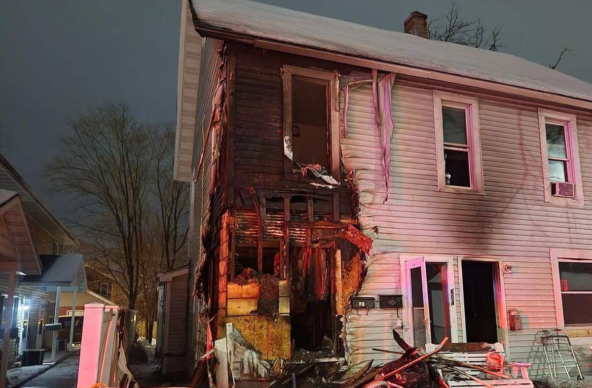 2022-12-12 lse apt fire 2022 12 12 lse apt fire 1 - Winona Journal