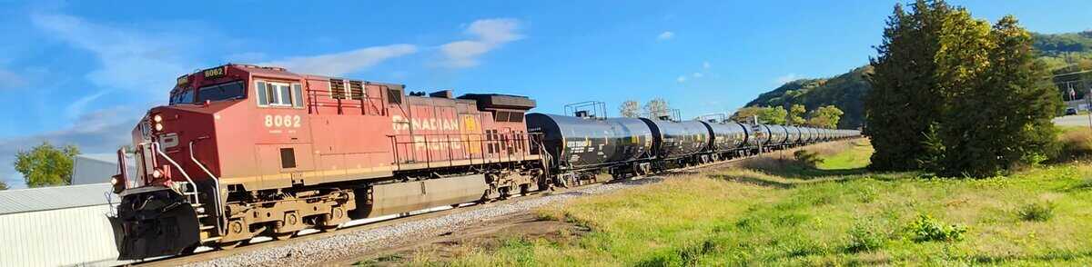 2023-10-15 canadian oac oil train 2023 10 15 canadian oac oil train - Winona Journal
