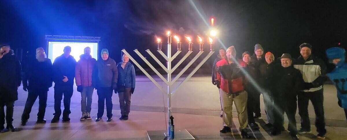 2023-12-13 WNA KEVEE menorah