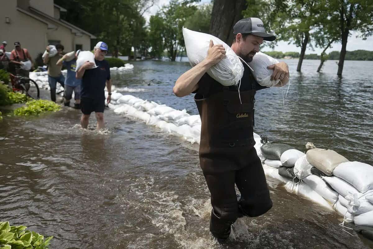 2024-06-2e warervil sand bags A 2024 06 2e warervil sand bags A - Winona Journal