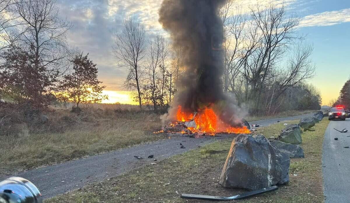 2024-10-26 Wazoo carfire A 2024 10 26 Wazoo carfire A - Winona Journal