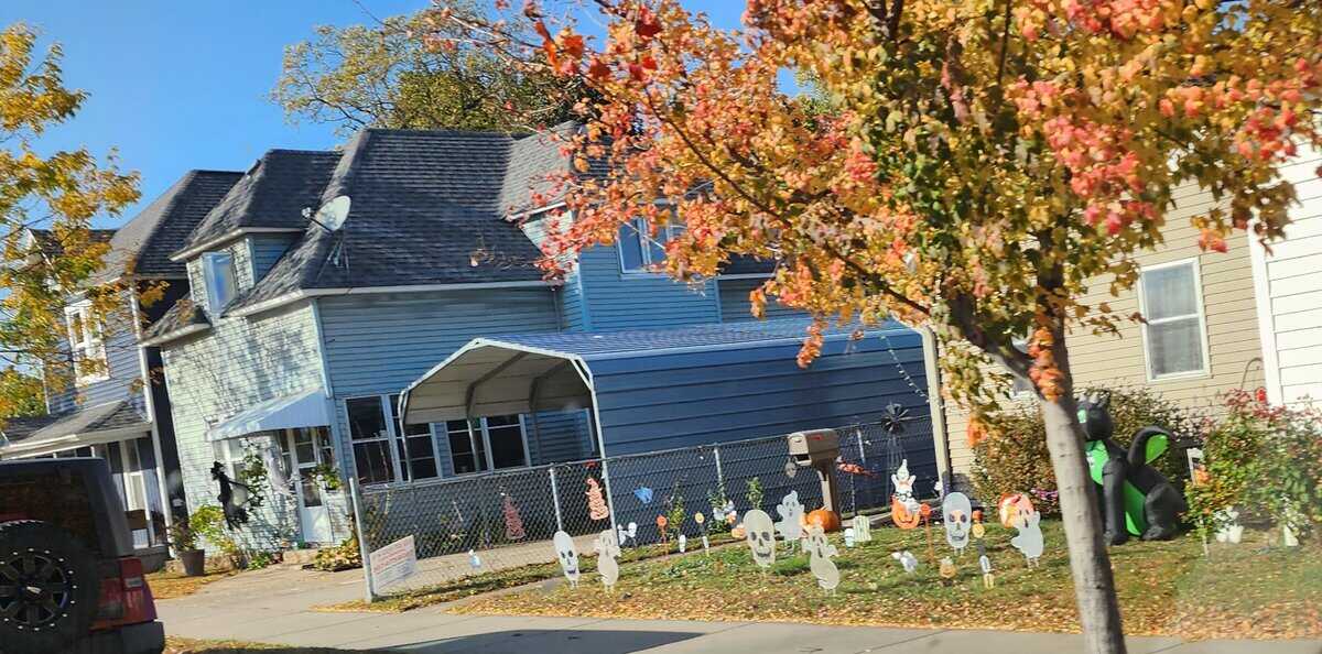 2024-10-2t halloween yard WNA 2024 10 2t halloween yard WNA - Winona Journal