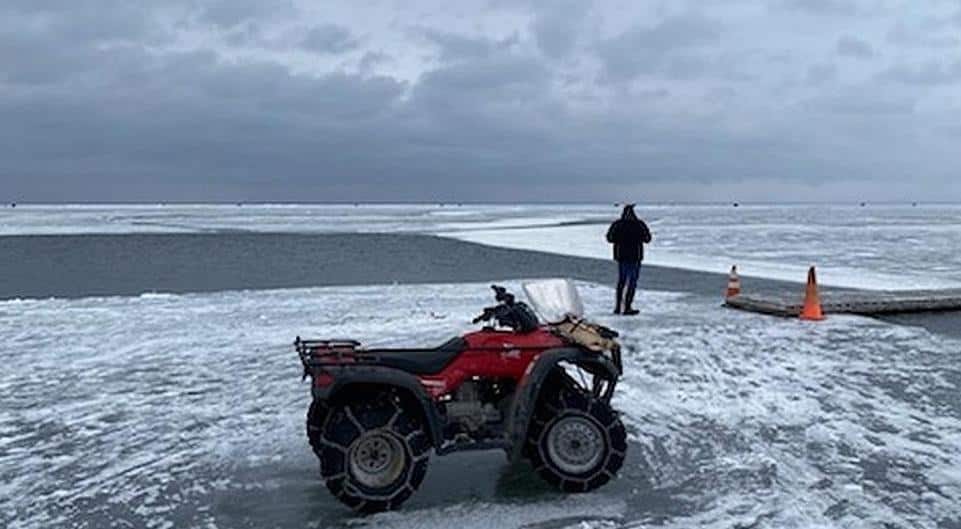 2uppr red lk ice floe22-11-18 b 2uppr red lk ice floe22 11 18 b - Winona Journal