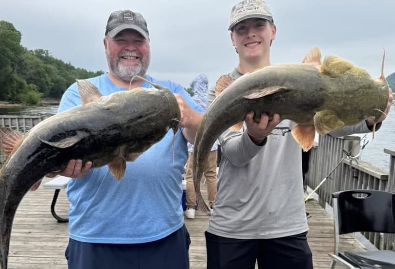 DRESSBACH. freddies oier fishers - Winona Journal