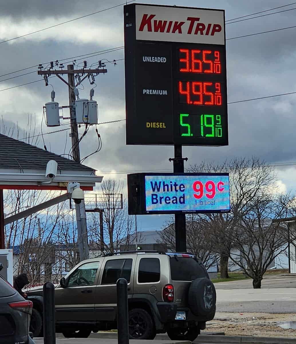 KWIK gas ag $3.65 2026-04-04