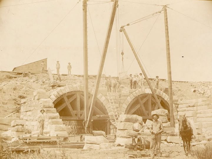 LEW arches stone cnstructn - Winona Journal