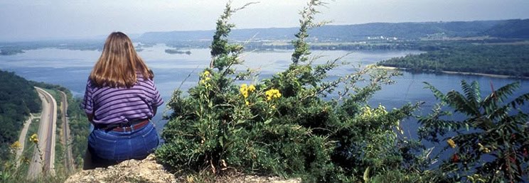 MINNEISKA latshoarek