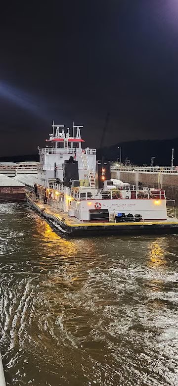 MV ecksteun at hastings 2024 MV ecksteun at hastings 2024 - Winona Journal