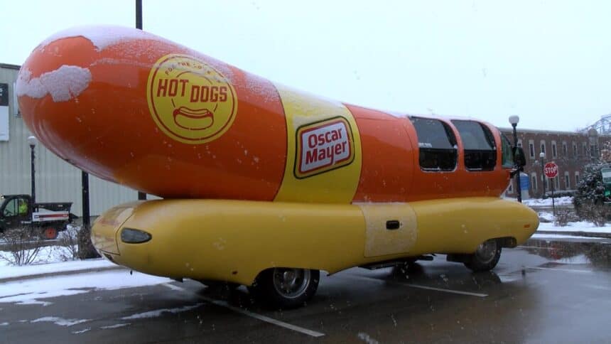 Oscar Mayer wienermobile Oscar Mayer wienermobile 1 - Winona Journal