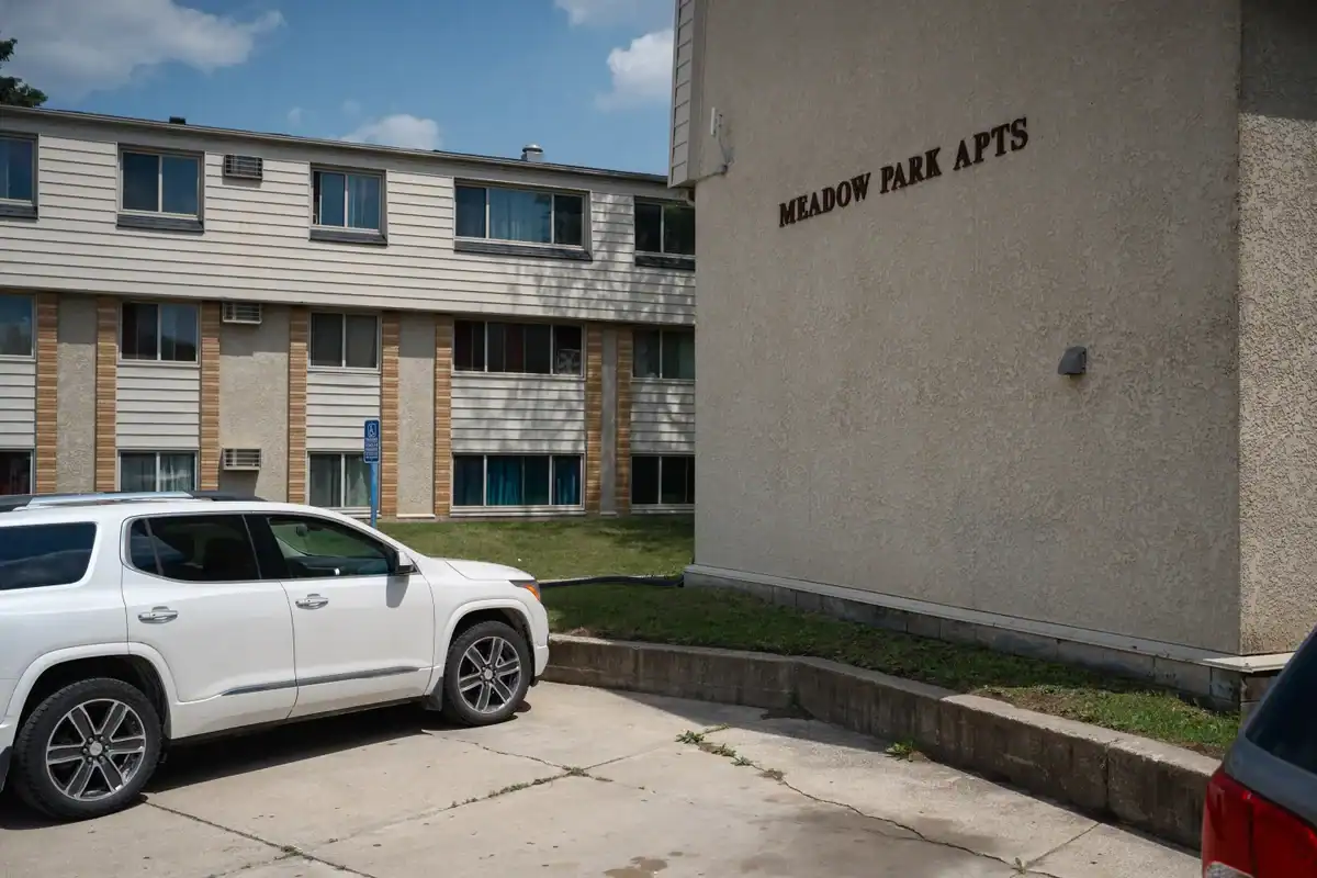 RST meadow pakn apts RST meadow pakn apts - Winona Journal