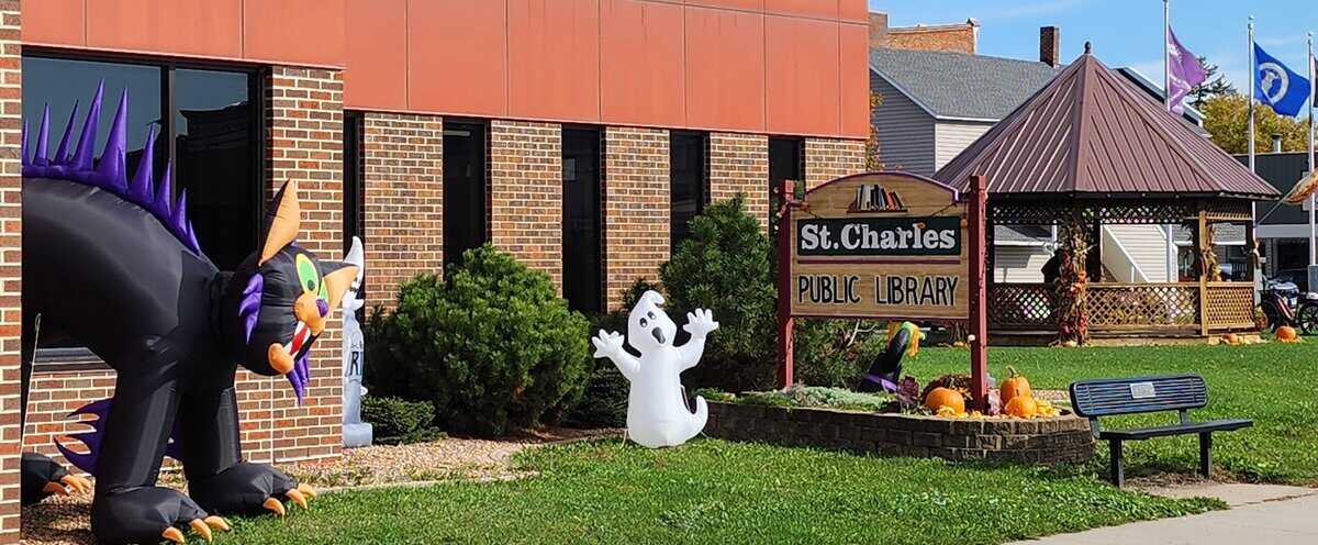 ST CYAS library HALLOWEEN display 202 1 scaled - Winona Journal