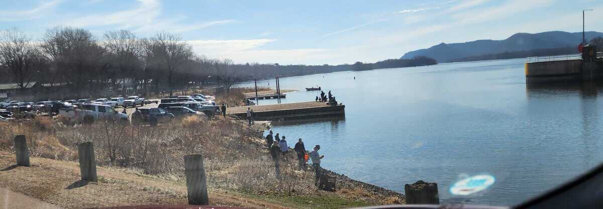 TREMPEALEAU fIshers at lock