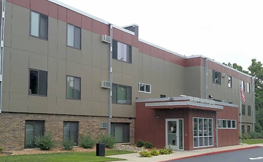 WNA bluff view flats apts - Winona Journal
