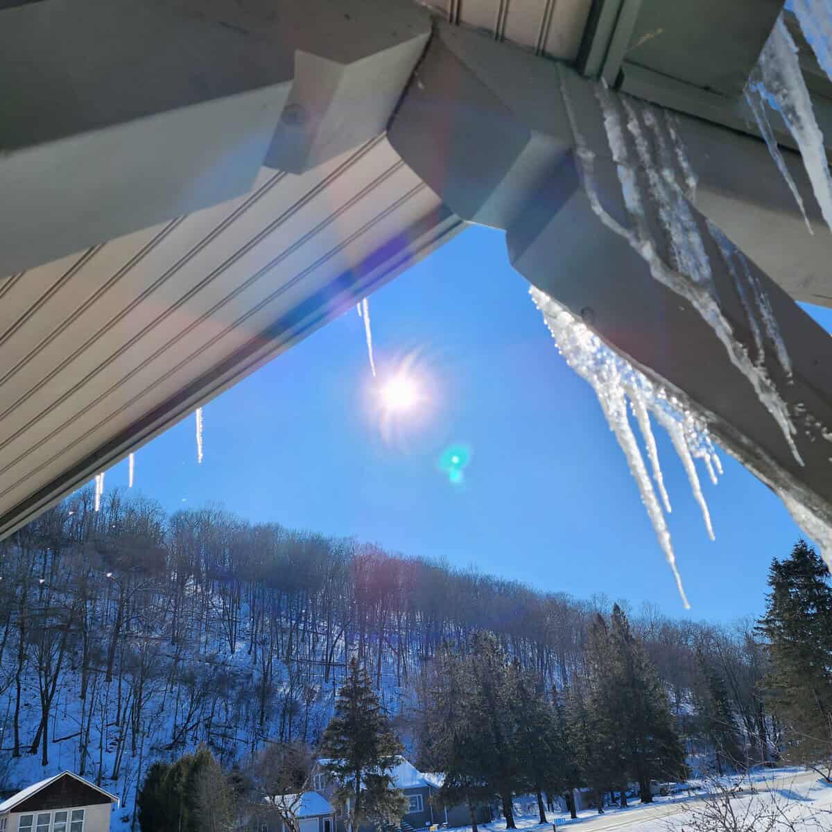 ,ds icicles fromroof