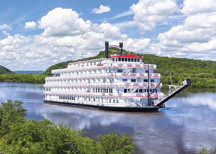 river cruise boat queen of mississippi